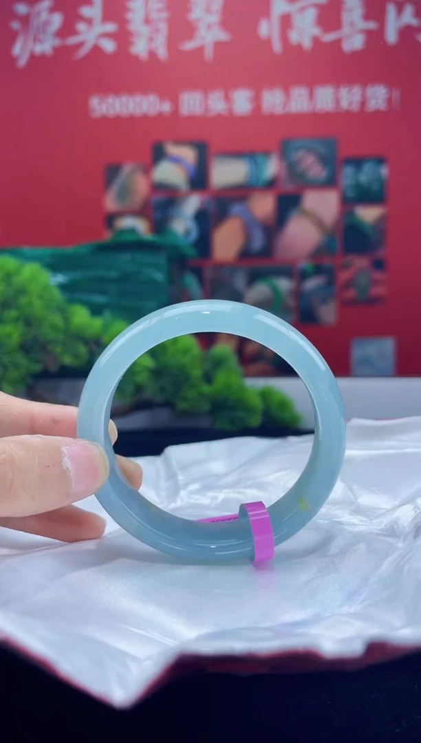 翡翠手镯未镶嵌手镯2