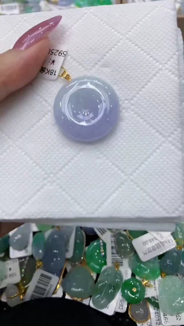 翡翠18K金镶嵌颈饰111111111