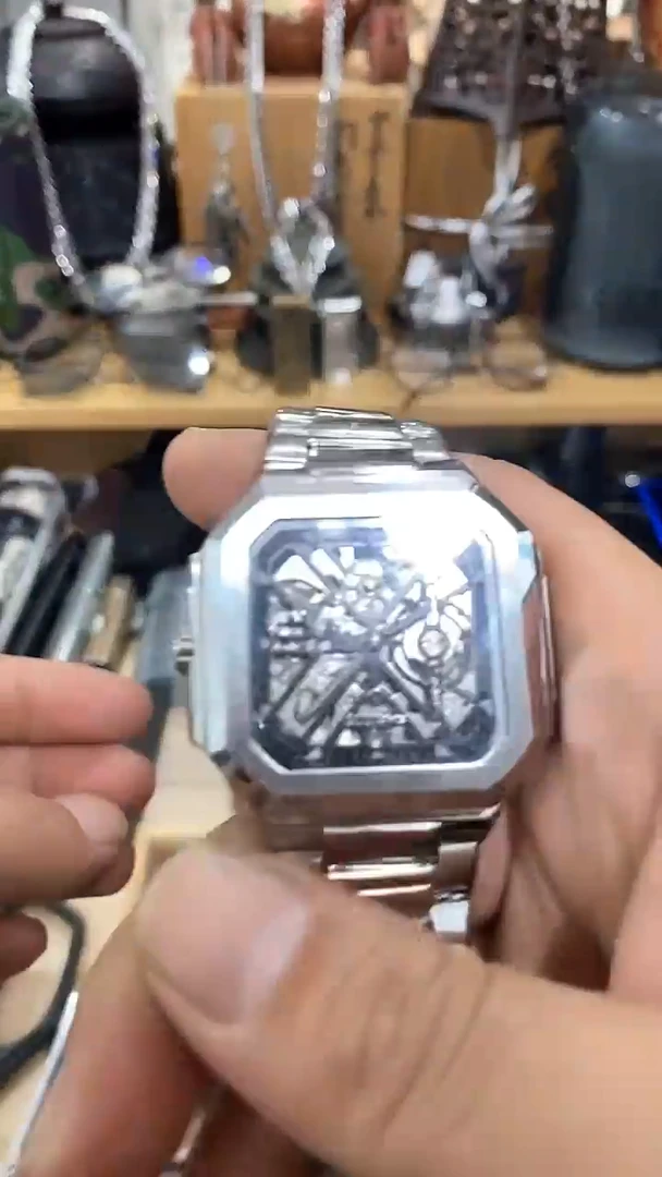 瓷片闪购商品  如图所示
