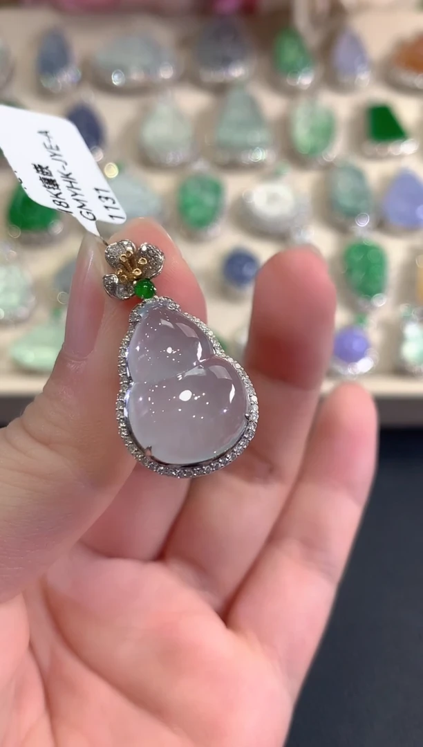 吊坠(不含链)18K金镶嵌翡翠春日珠宝 C30