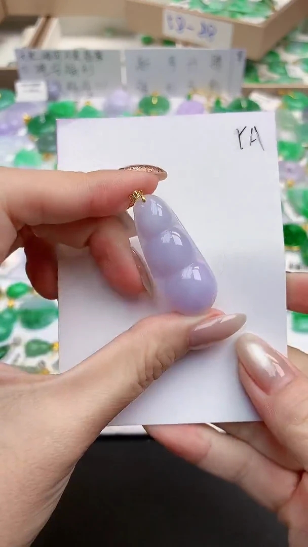 颈饰18K金镶嵌翡翠天然缅甸A货翡翠