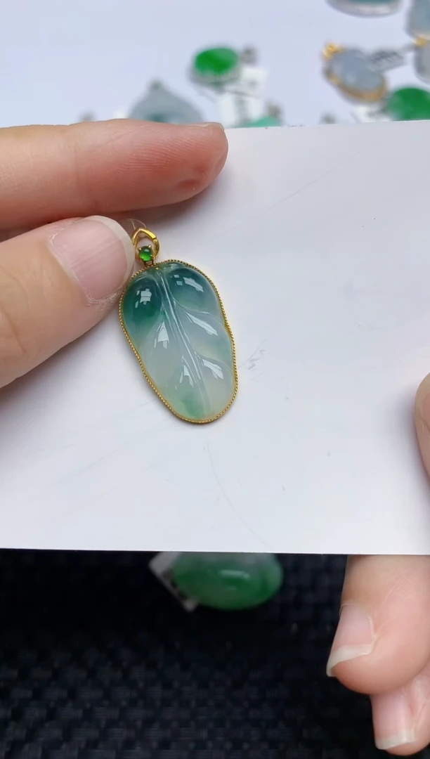 翡翠18K金镶嵌颈饰天然缅甸A货翡翠百元以上9元证书费自理