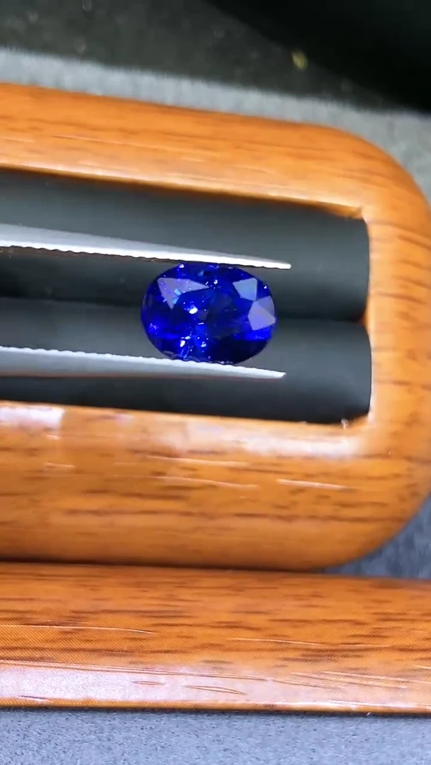 【闪购商品】定制蓝宝石定制未镶嵌3.7克拉皇家蓝天然吉尔德斯里兰