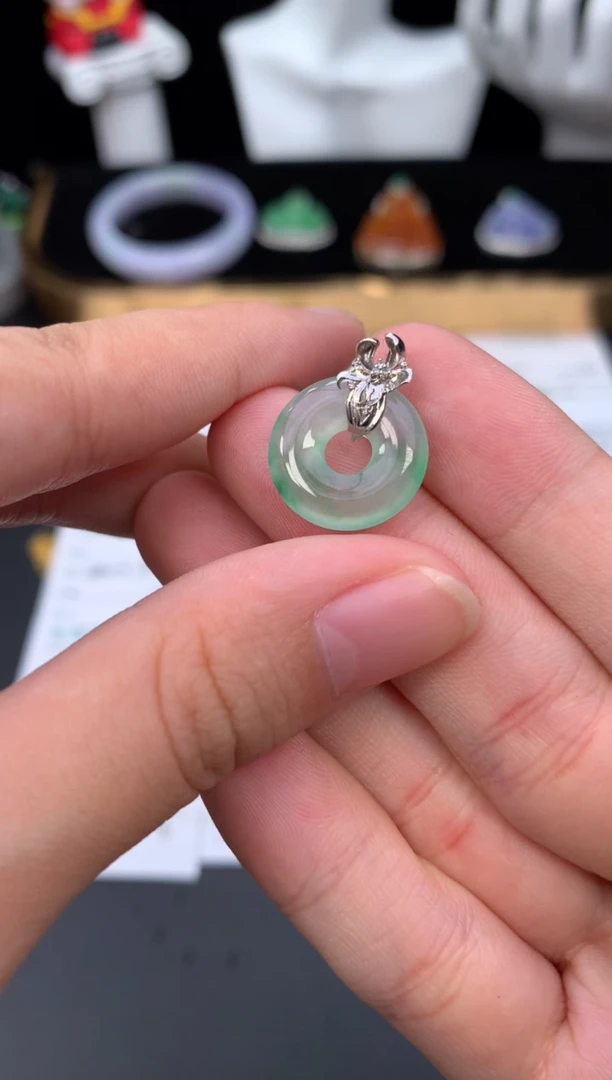 18K金镶嵌摆件翡翠48小时鉴赏期 退货不扣服务费