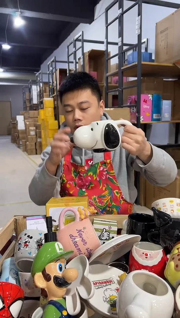 【闪购商品】杯黑白史努比头杯