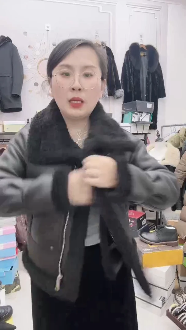 M/L 皮毛一体女款外套