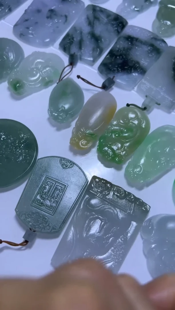 未镶嵌定制翡翠牌子