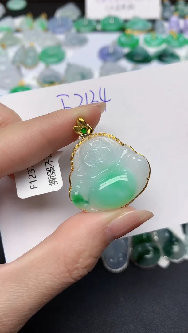颈饰18K金镶嵌翡翠天然缅甸A货翡翠百元以上9元证书费自理