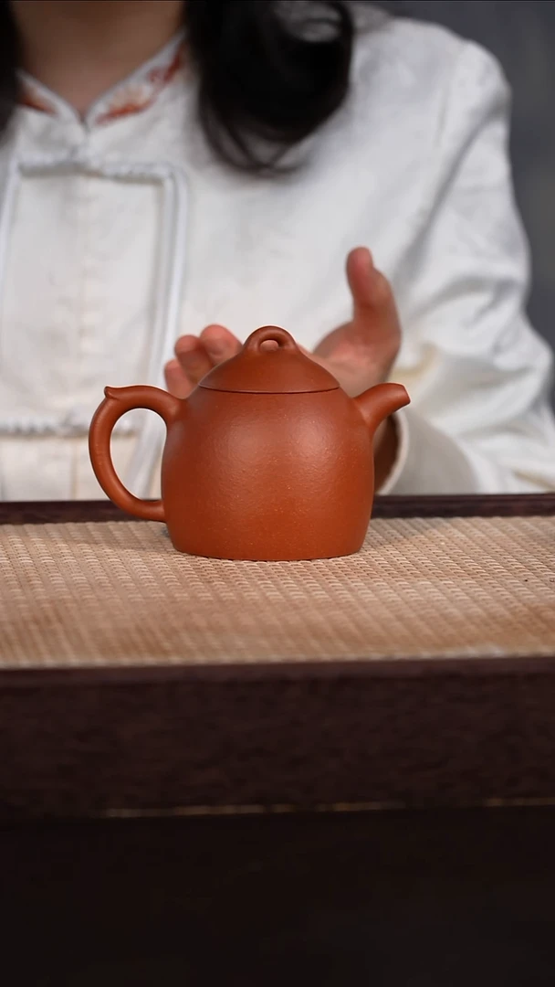 茶壶紫砂鱼籽降坡 250cc