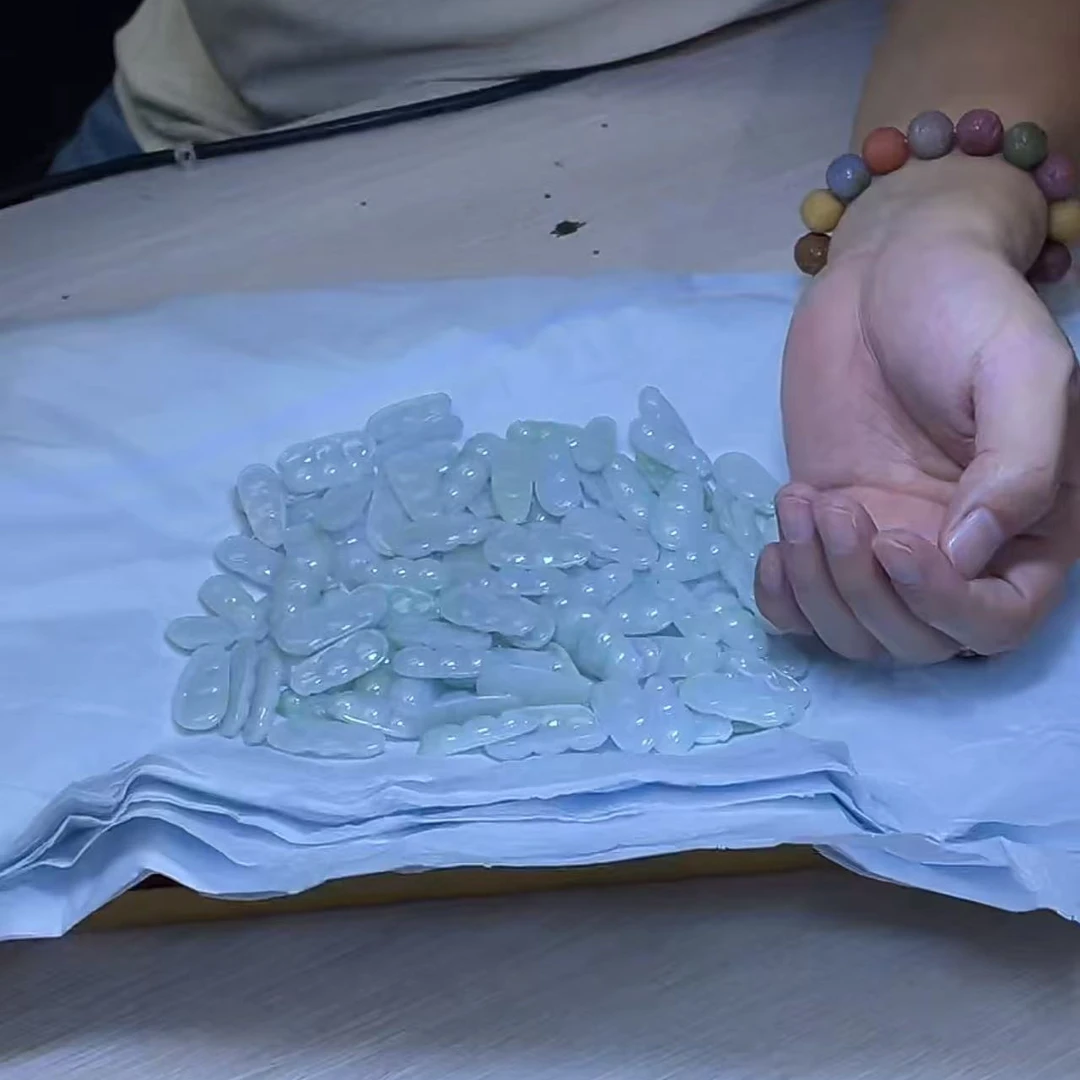 【玉经纶】-506554/Q105-天然A货翡翠吊坠-多样性发其—