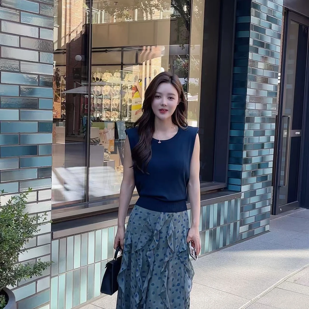 【梦婷家]纯色针织U领无袖高级感外穿修身坎肩上衣-250223