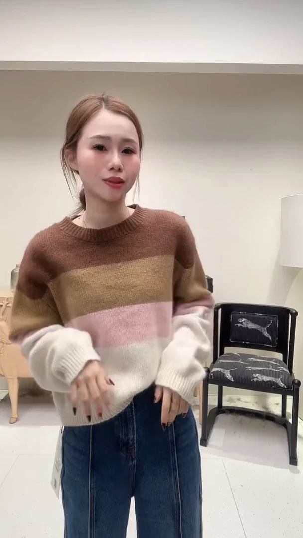 果缤纷圆领羊毛毛衣