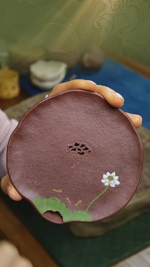 紫砂张月《紫泥湖畔生莲干泡》（微瑕）