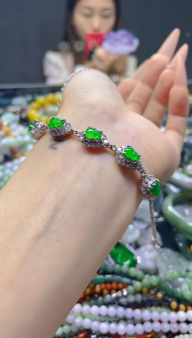 颈饰未镶嵌翡翠/W/翡翠A货，一件也是批发价