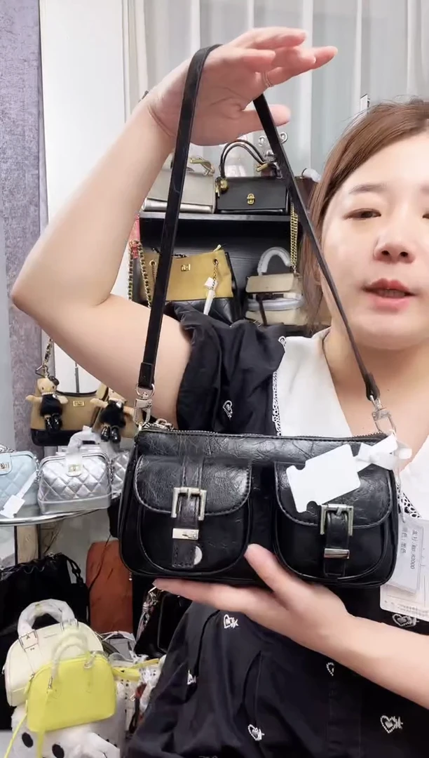 小牛剖层皮革福利款女士单肩斜跨包包