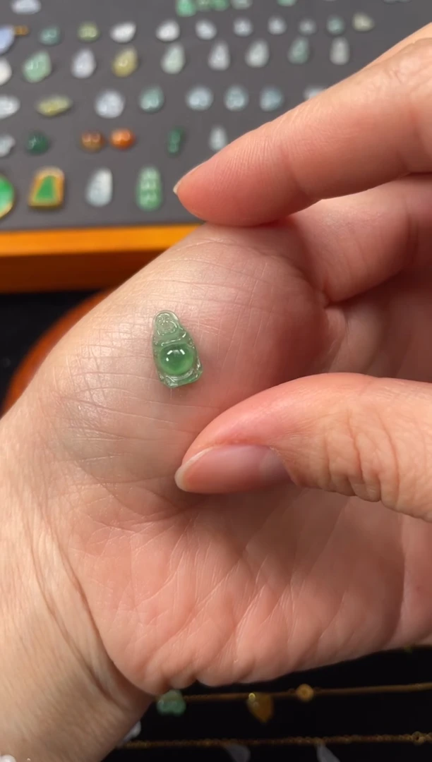 吊坠(不含链)18K金镶嵌翡翠面****开一个JK601