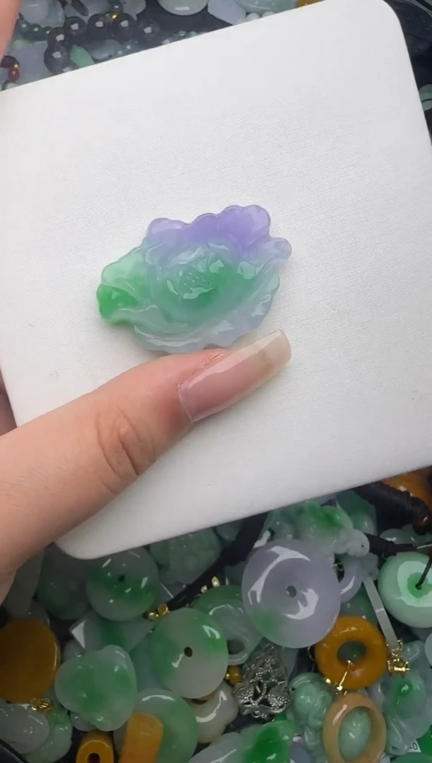 翡翠未镶嵌颈饰天然缅甸翡翠吊坠