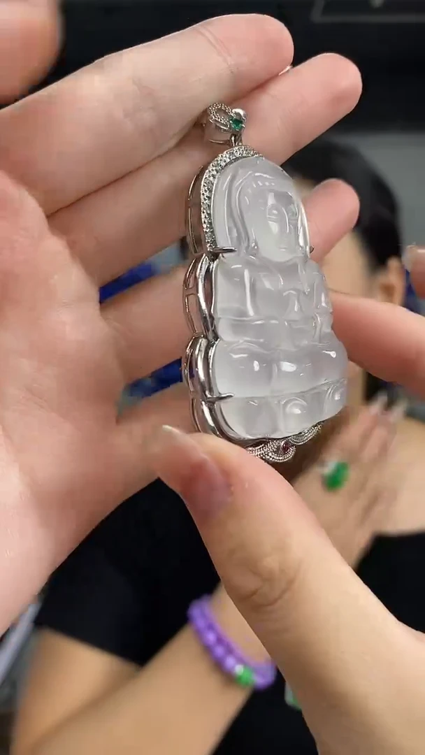 颈饰未镶嵌翡翠多样性发其一颜色微差