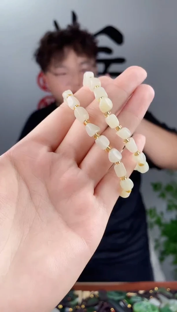 和田玉未镶嵌颈饰拍一发一，多样性发货