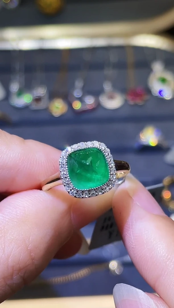 18K金镶嵌戒指祖母绿2.01ct