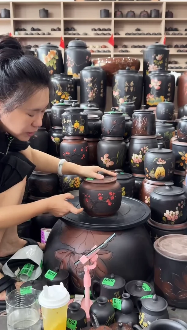 罐瑕疵茶叶罐  苹果红梅  573