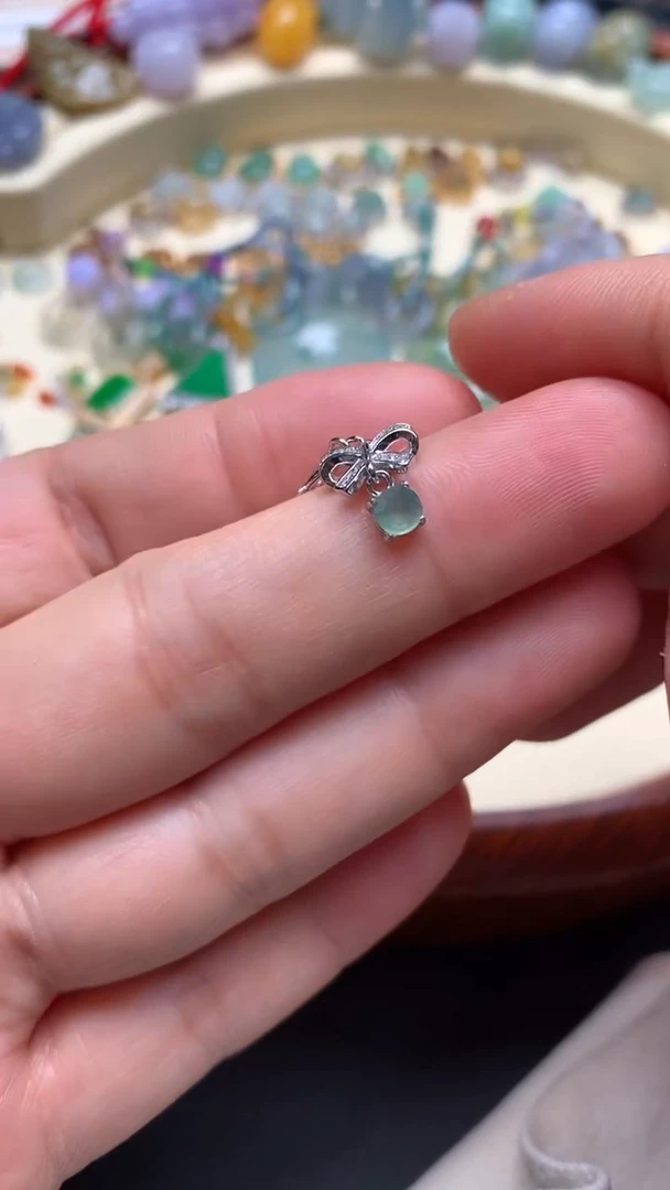 【闪购商品】翡翠颈饰未镶嵌翡翠吊坠