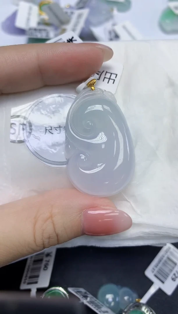颈饰18K金镶嵌翡翠天然缅甸翡翠A货多样性发一件