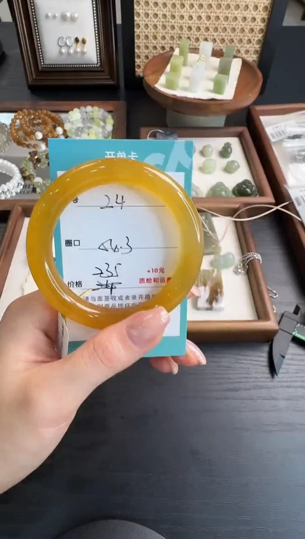 未镶嵌手镯石英质玉24