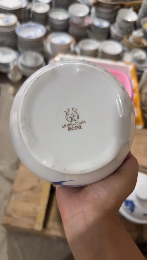 摆件臣*炖盅1800毫升有瑕请慎拍