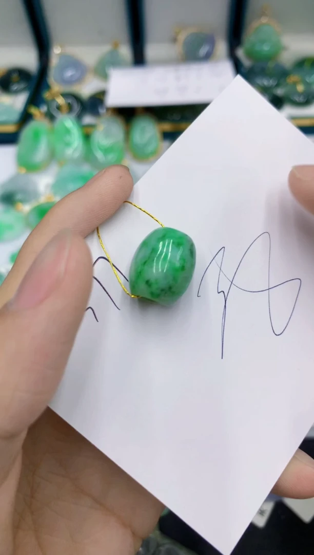 翡翠未镶嵌颈饰111111