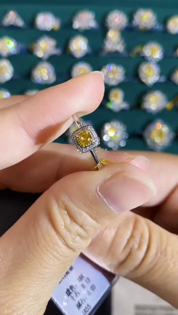 18K金镶嵌戒指钻石戒指