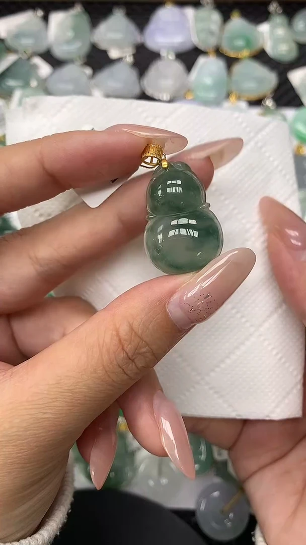 颈饰18K金镶嵌翡翠1111111111