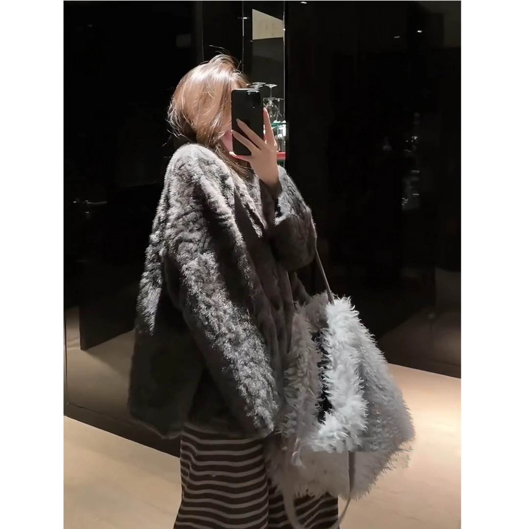 云雾石狐保暖蝙蝠袖皮毛一体外套慵懒环保大衣高级感毛毛外套