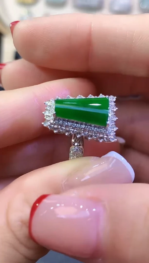 18K金镶嵌戒指翡翠A51