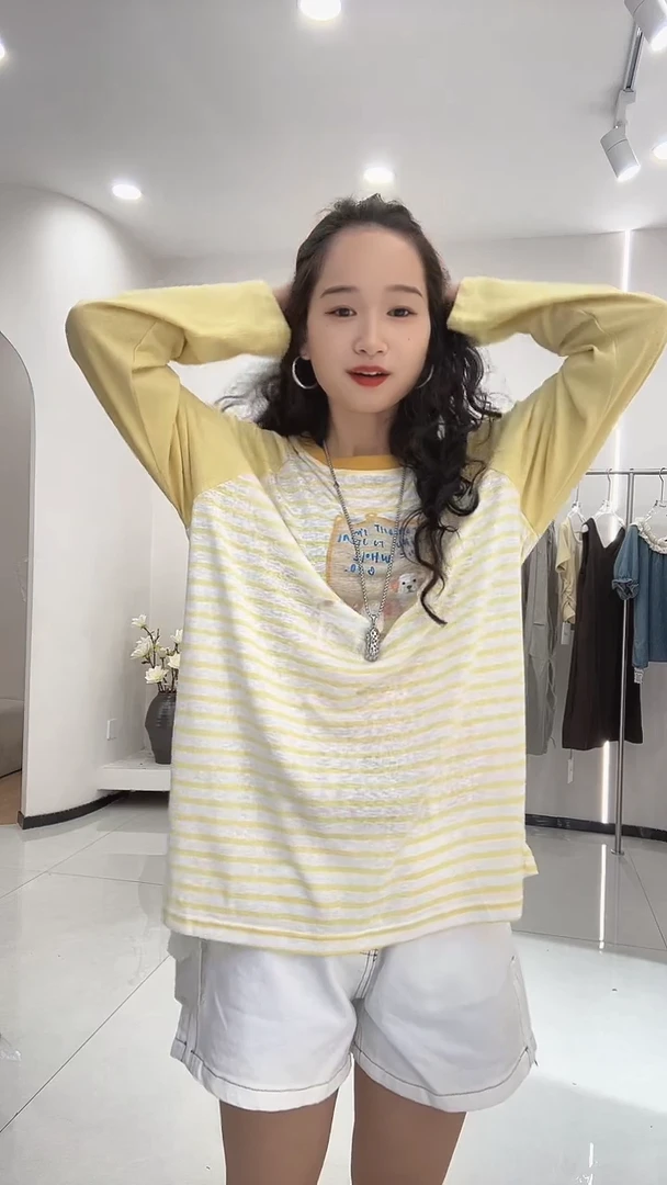 条纹醋酸料长袖T！卡通可爱好穿