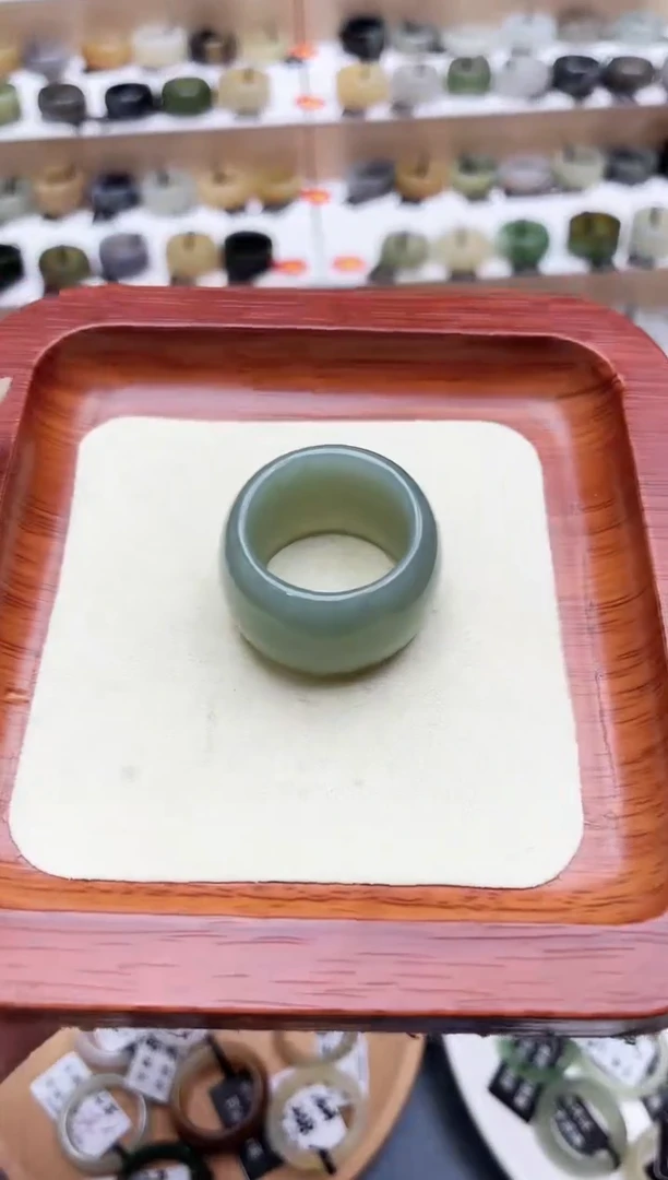 未镶嵌戒圈和田玉徐****）20号