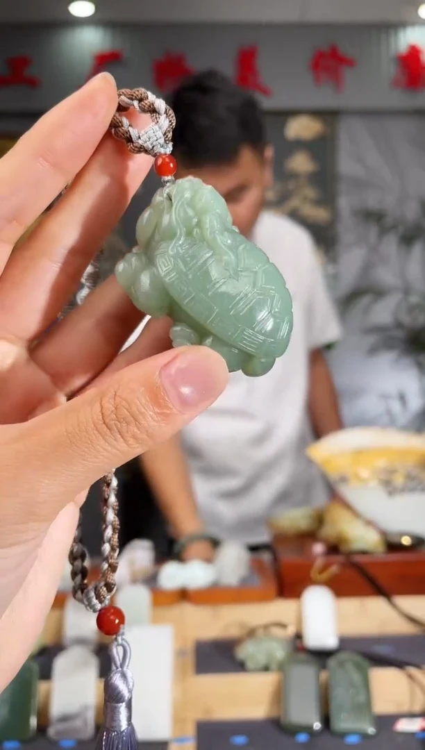 和田玉未镶嵌颈饰1