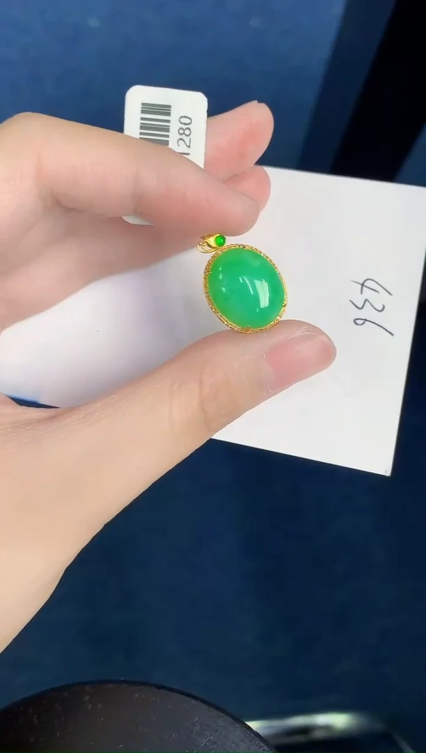 翡翠18K金镶嵌颈饰天然翡翠緬甸A貨