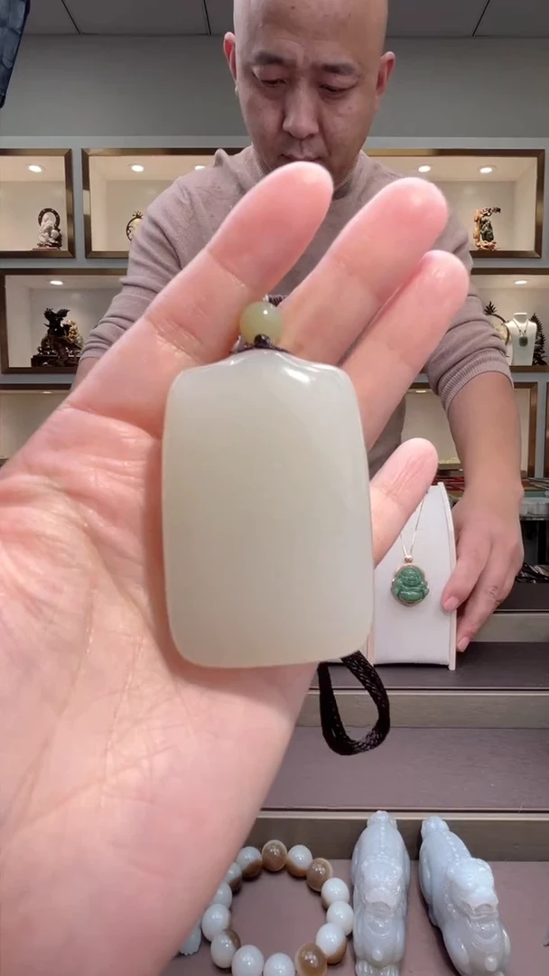 颈饰未镶嵌和田玉苏