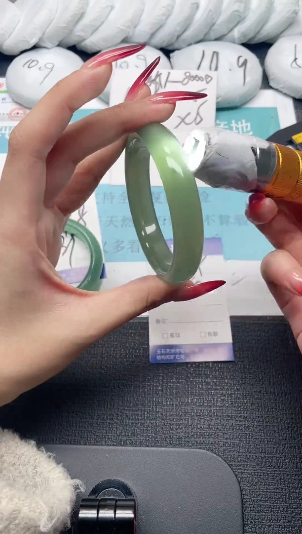 未镶嵌手镯石英质玉259-62