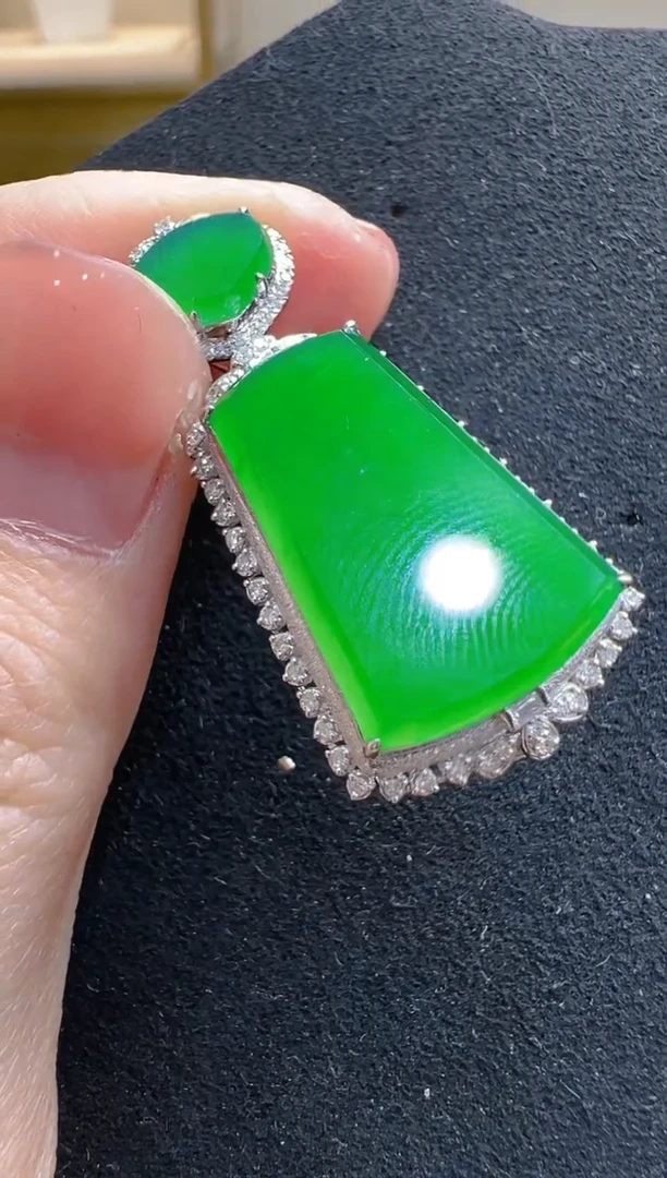 【闪购商品】翡翠吊坠(不含链)18K金镶嵌多样性发货拍一发一