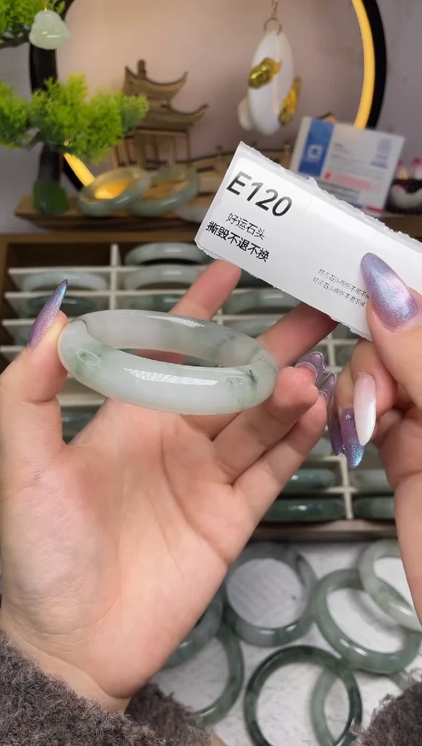 未镶嵌手镯石英质玉瑕E120