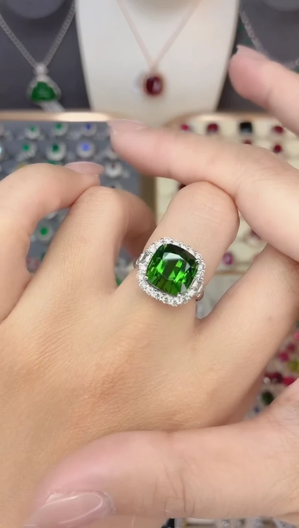 18K金镶嵌碧玺戒指碧玺8.8CT