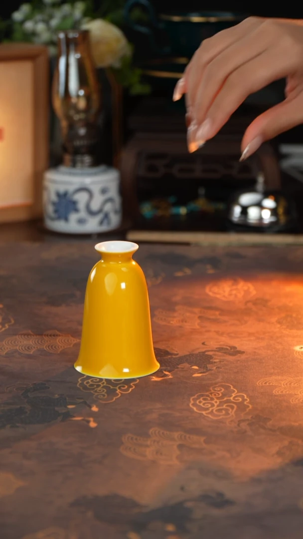 江壶见陶瓷鸡油黄闻香杯