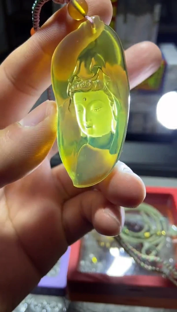 琥珀颈饰未镶嵌天空蓝观音