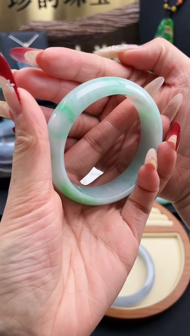 【闪购商品】翡翠手镯未镶嵌翡翠手镯