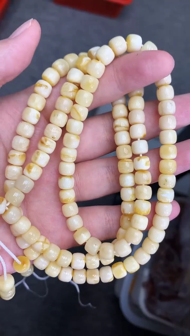 未镶嵌琥珀珠宝奇石16