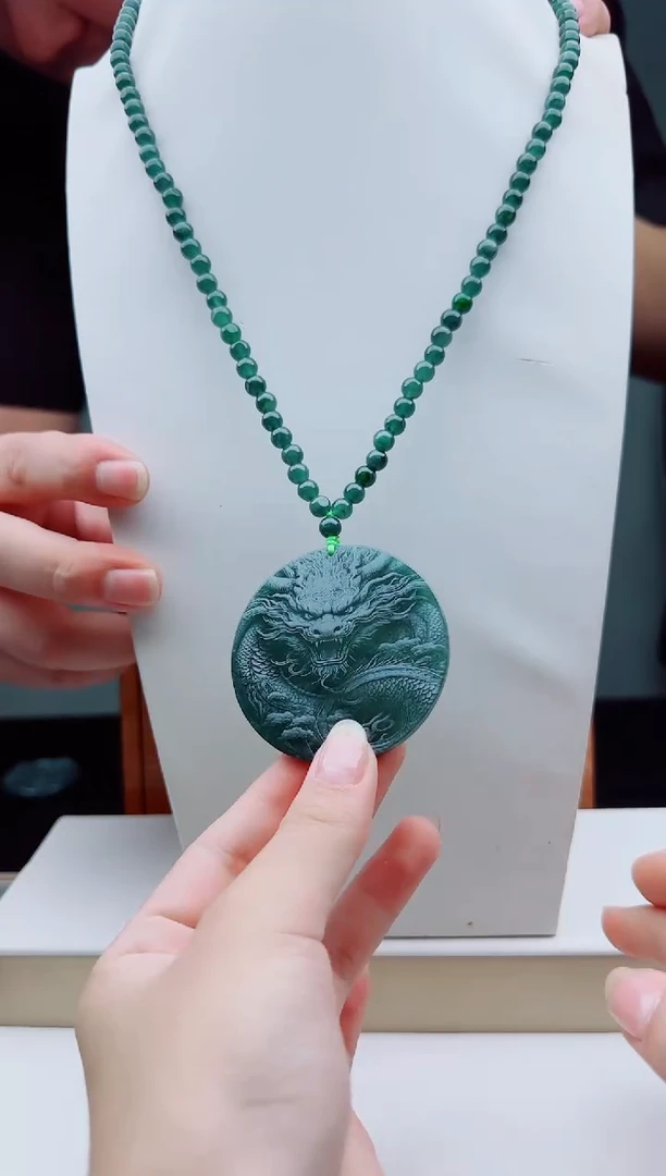 颈饰未镶嵌翡翠多样性发其一