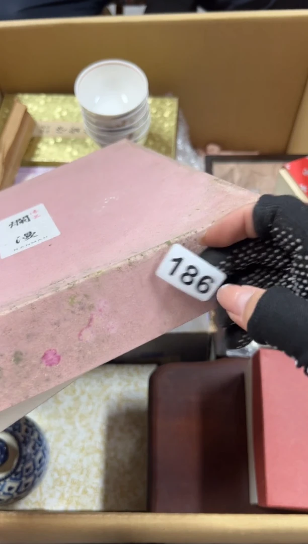 瓷片小****9186中古商品谨慎参拍