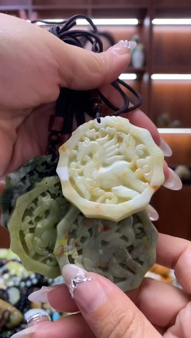 未镶嵌岫玉吊坠多样性发其一